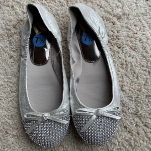 NWT Report Brand “Bling” Silver Flats, Sz 7.5